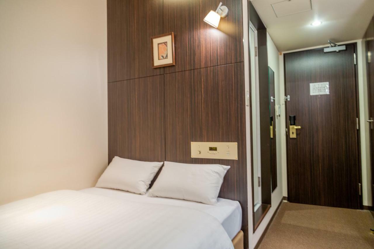 Floral Hotel - Nihonbashi โอซาก้า ภายนอก รูปภาพ