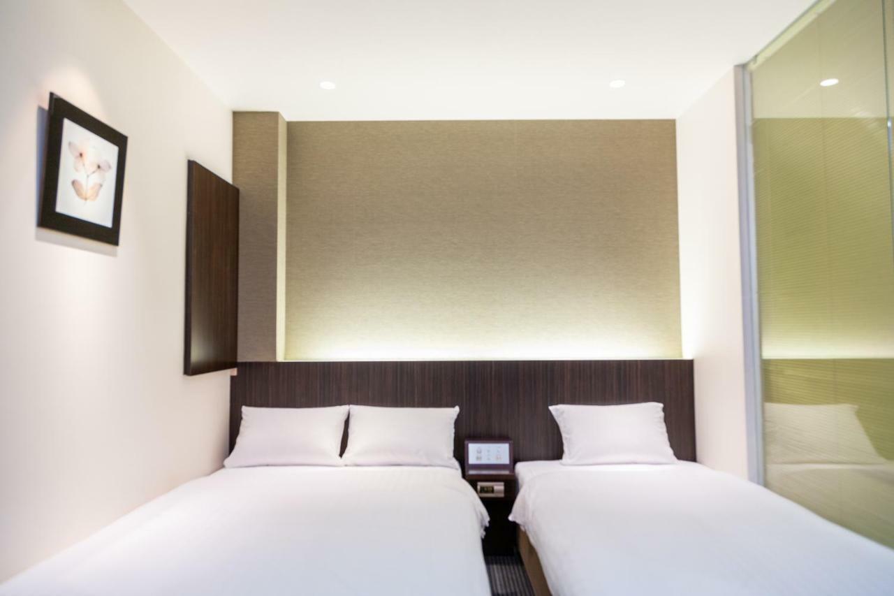 Floral Hotel - Nihonbashi โอซาก้า ภายนอก รูปภาพ