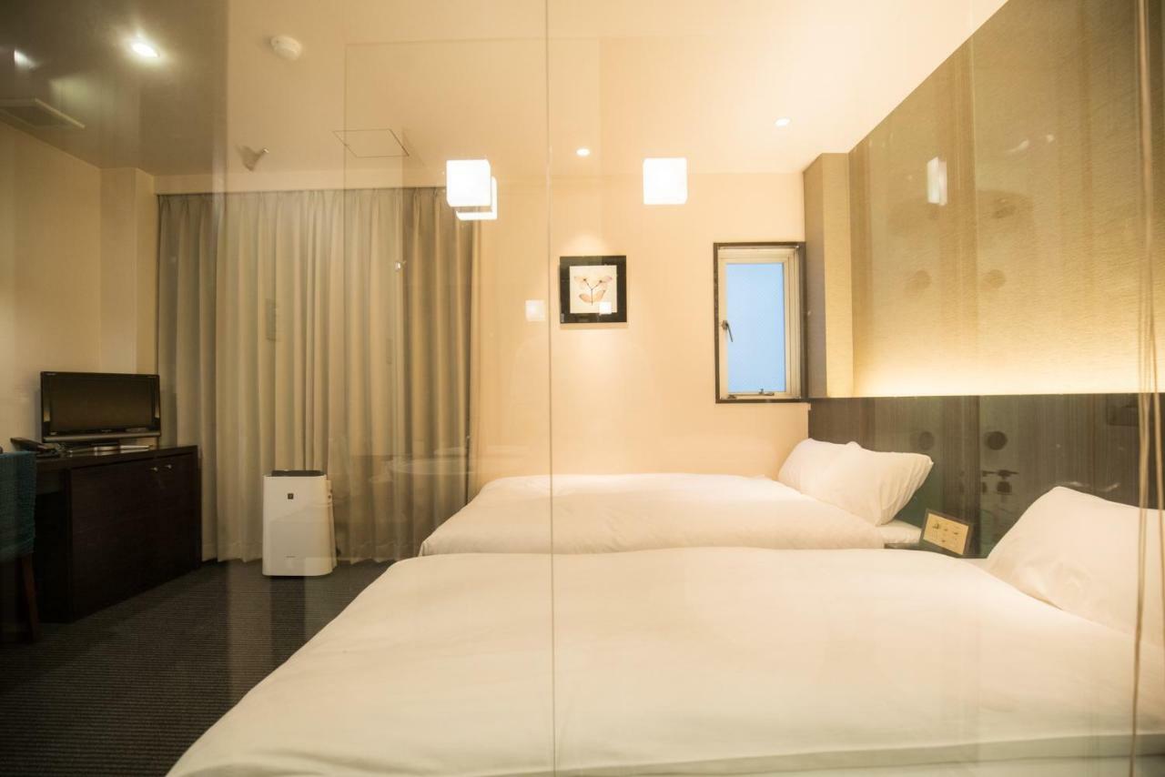 Floral Hotel - Nihonbashi โอซาก้า ภายนอก รูปภาพ