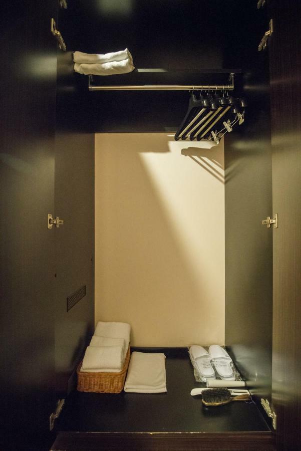 Floral Hotel - Nihonbashi โอซาก้า ภายนอก รูปภาพ