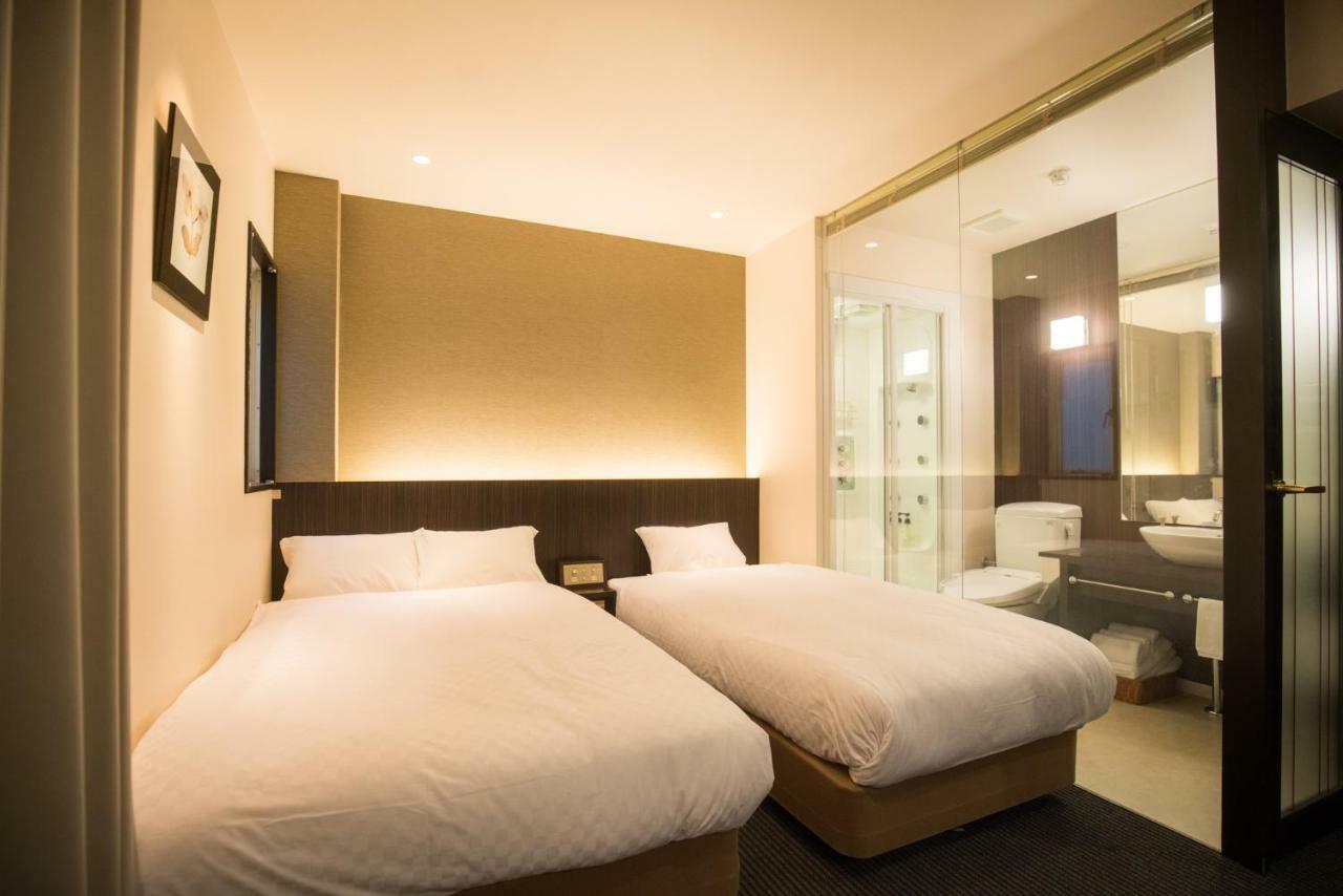 Floral Hotel - Nihonbashi โอซาก้า ภายนอก รูปภาพ