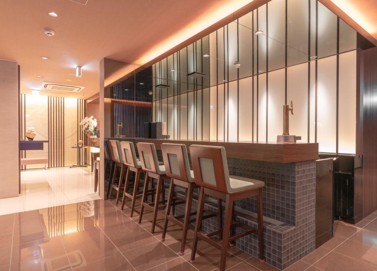 Floral Hotel - Nihonbashi โอซาก้า ภายนอก รูปภาพ